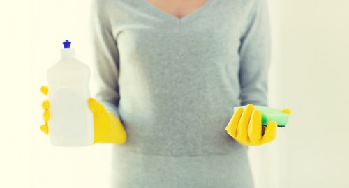 Local oven cleaning appointment in a SE16 kitchen