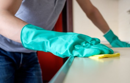 Professional cleaning for shared office kitchens and workstations in SE16